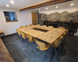 Dining room - boardroom style - seating 19+